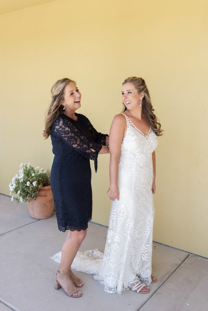 bride getting ready at Rio Seco Winery in Paso Robles photographed by San Luis Obispo wedding photographer Kirsten Bullard